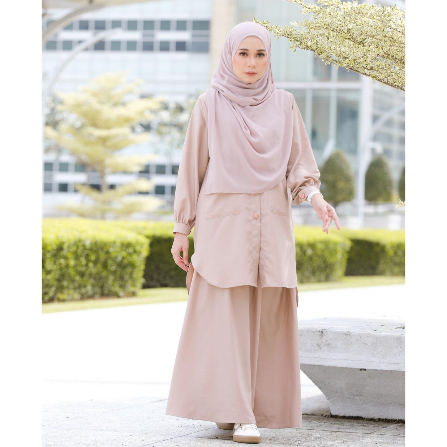 Indah Blouse-Nude