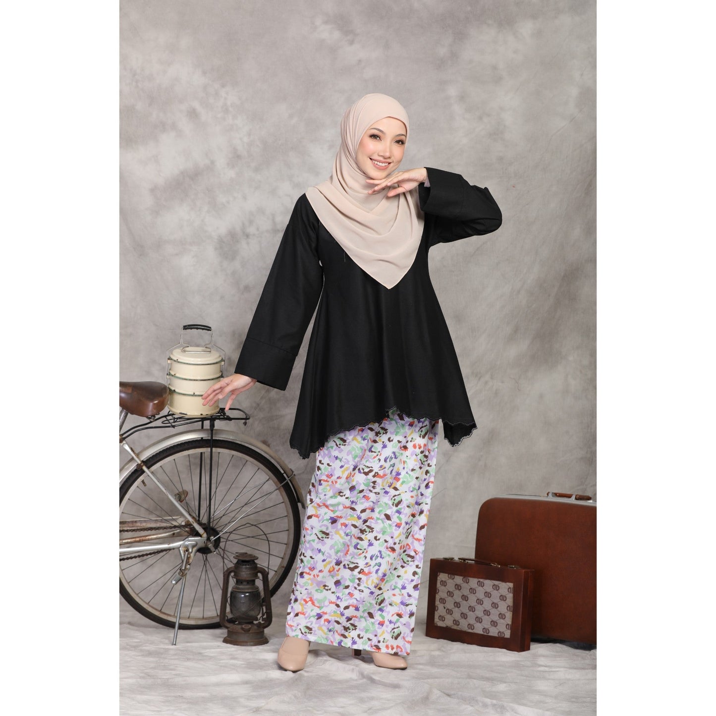 Kurung Cinta SKIRT (Black)