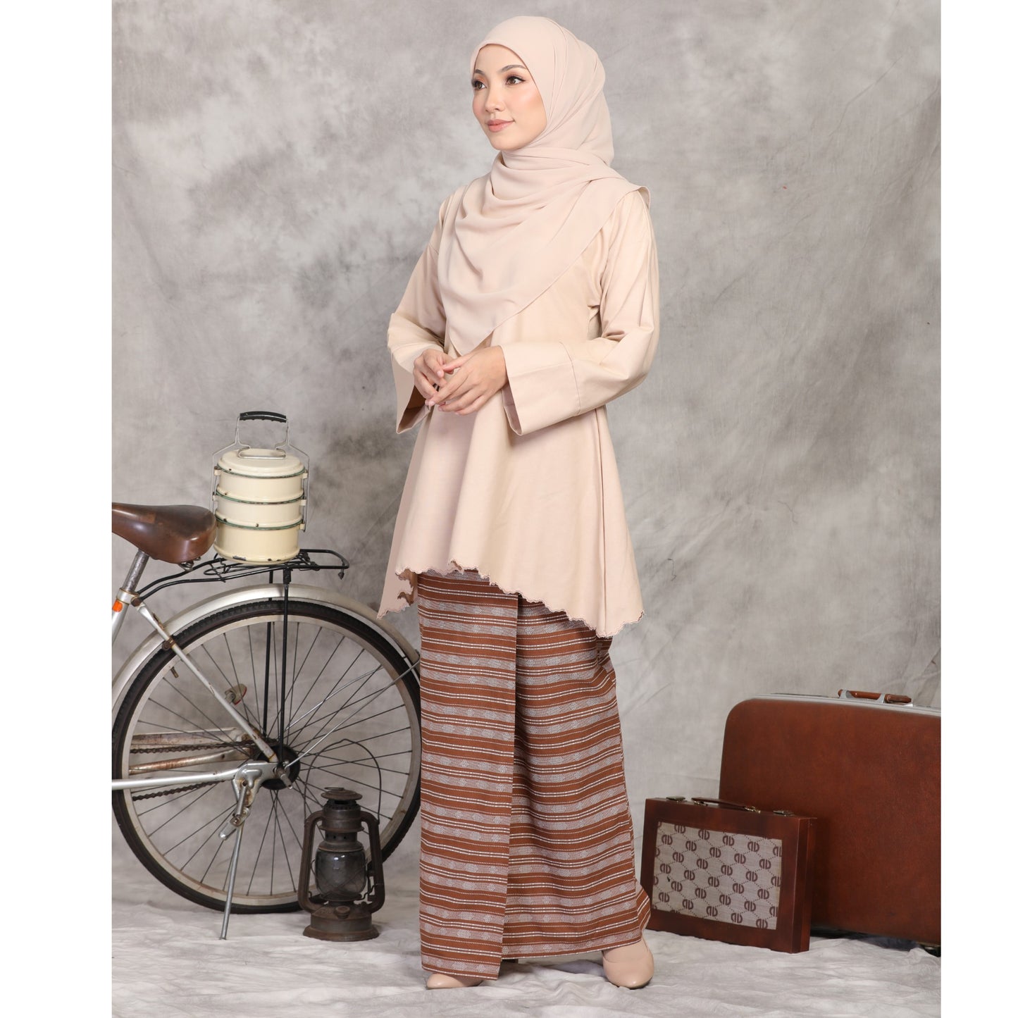 Kurung Cinta (Nude)