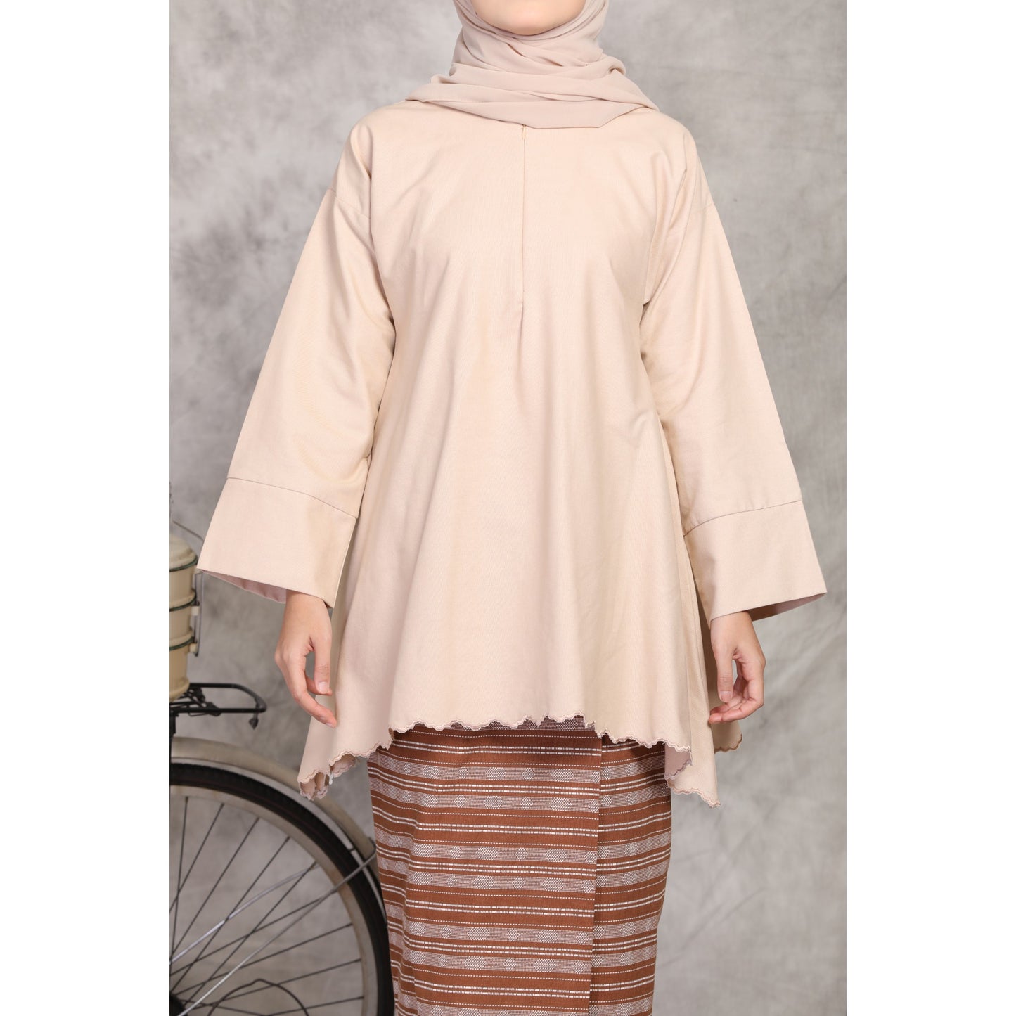 Kurung Cinta (Nude)