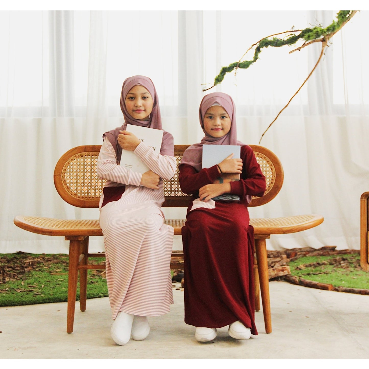 Daisy Kids (Maroon Plain)