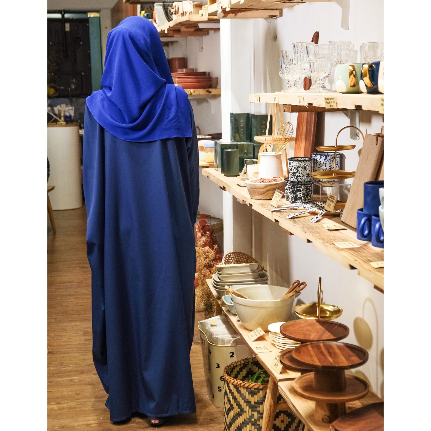 Daffodil Abaya
(Royal Blue)