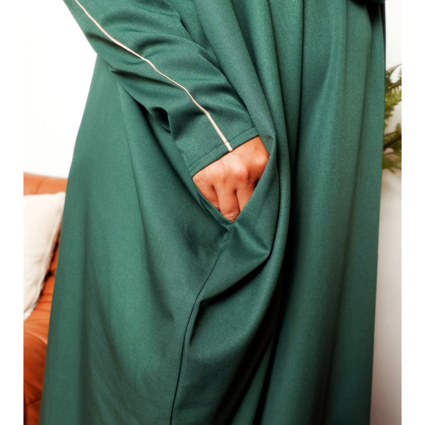 Daffodil Abaya
(Emerald Green)