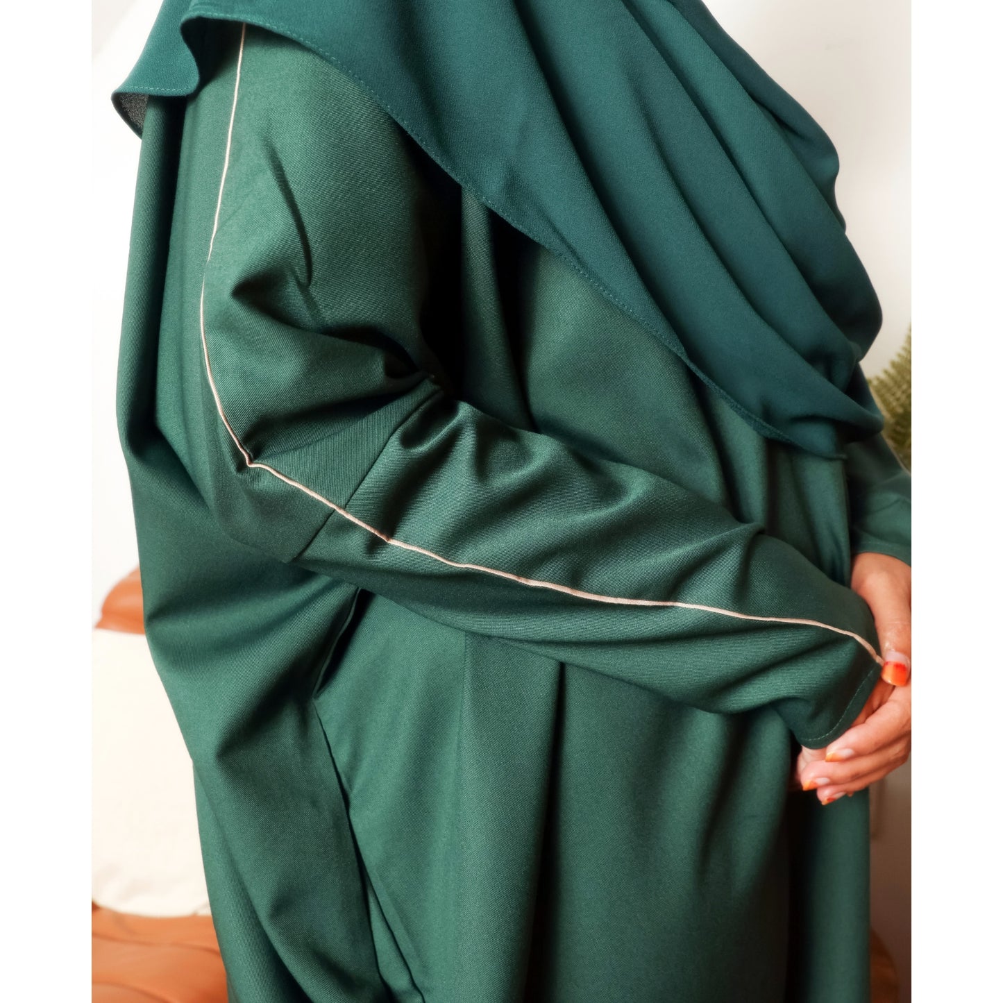 Daffodil Abaya
(Emerald Green)