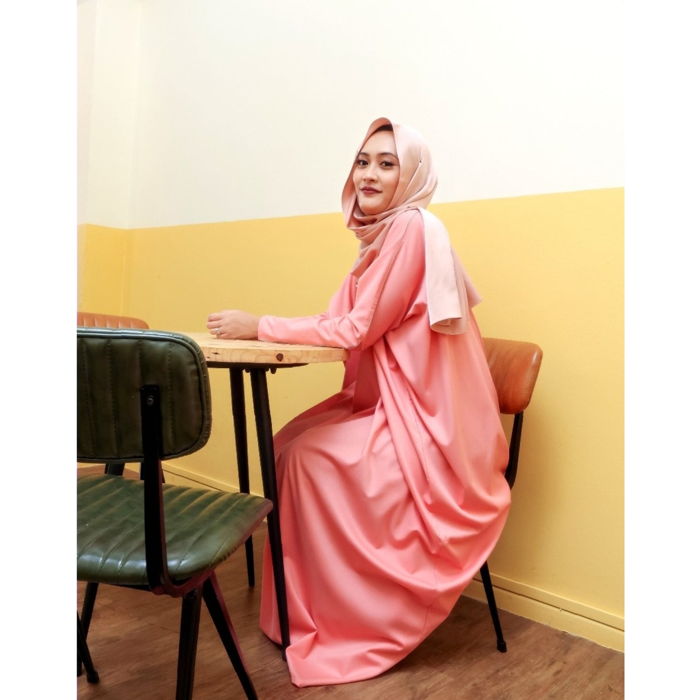 Daffodil Abaya
(Peach)