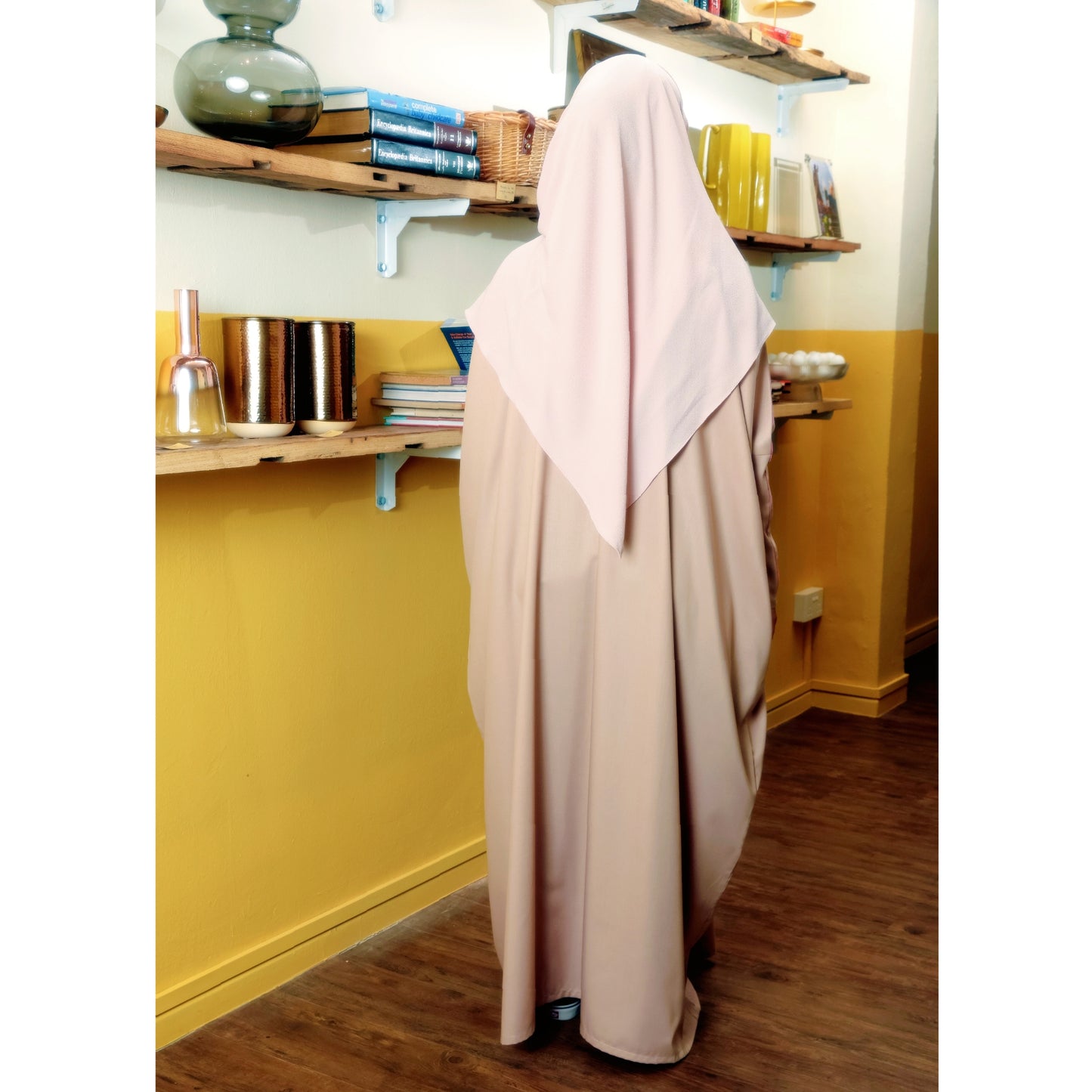 Daffodil Abaya
Nude